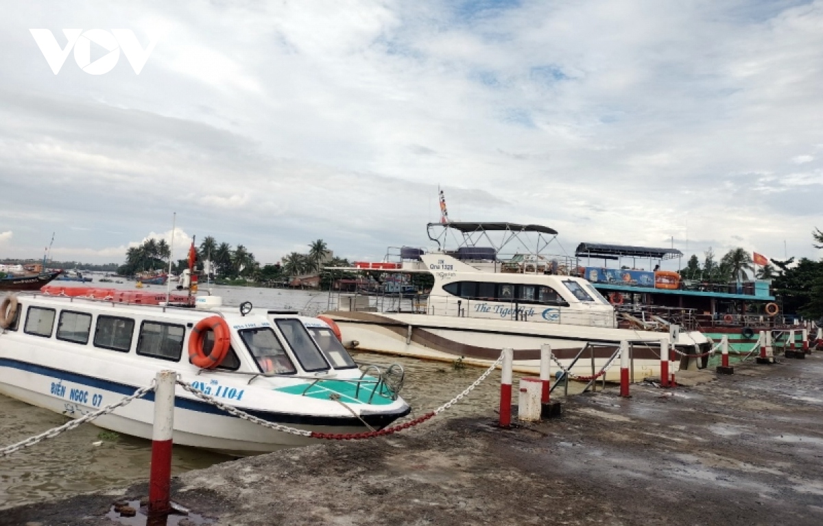 Miền Trung khẩn trương ứng phó bão Noru - Ảnh 11. Miền Trung khẩn trương ứng phó bão Noru - Ảnh 11.