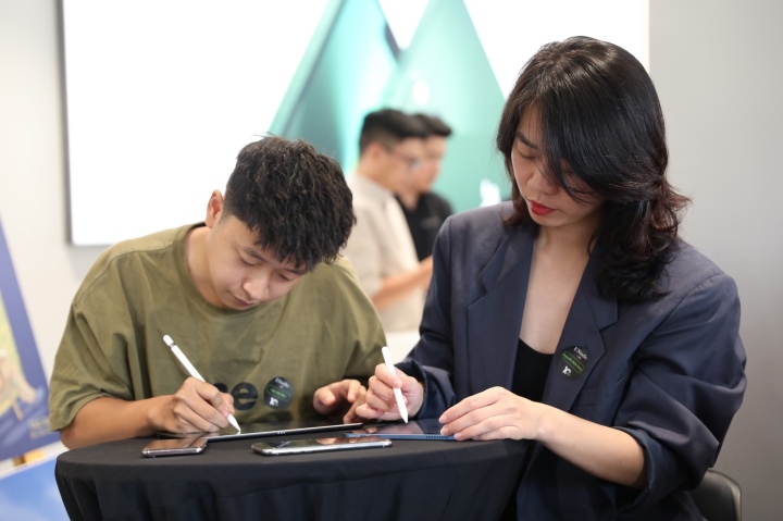 Việt Nam lần đầu tổ chức vẽ tranh trên iPad - Ảnh 1. Việt Nam lần đầu tổ chức vẽ tranh trên iPad - Ảnh 1.