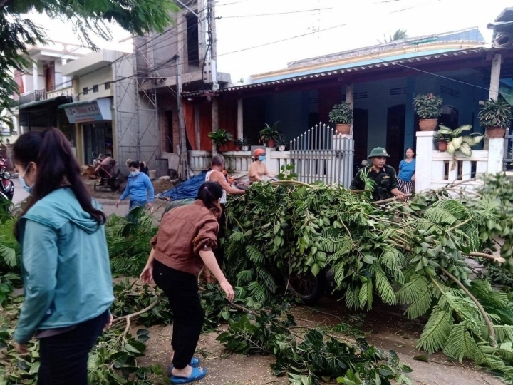 Bão số 4 được dự báo là cơn bão lịch sử, tàu trọng tải lớn cũng có thể bị đắm - Ảnh 2.