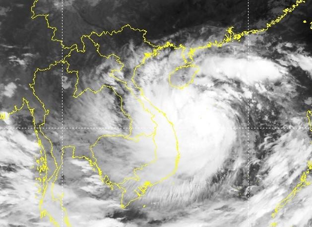 Bão Noru tăng gần 3 cấp, sức tàn phá có thể cao hơn bão Xangsane - Ảnh 1.