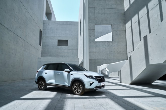 Cận cảnh chiếc SUV 'uống' 4,6 lít xăng/100km, giá chỉ 300 triệu đồng - Ảnh 3.