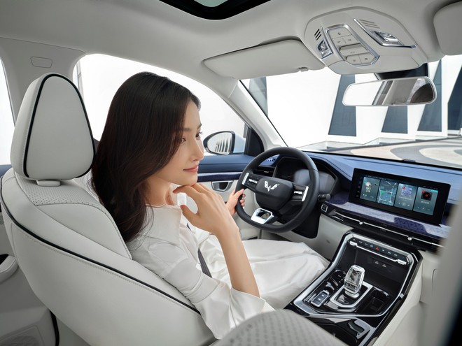 Cận cảnh chiếc SUV 'uống' 4,6 lít xăng/100km, giá chỉ 300 triệu đồng - Ảnh 7.