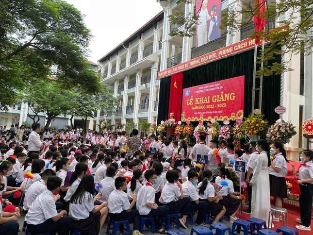 Sáng nay, 23 triệu học sinh hân hoan khai giảng năm học mới - Ảnh 2.