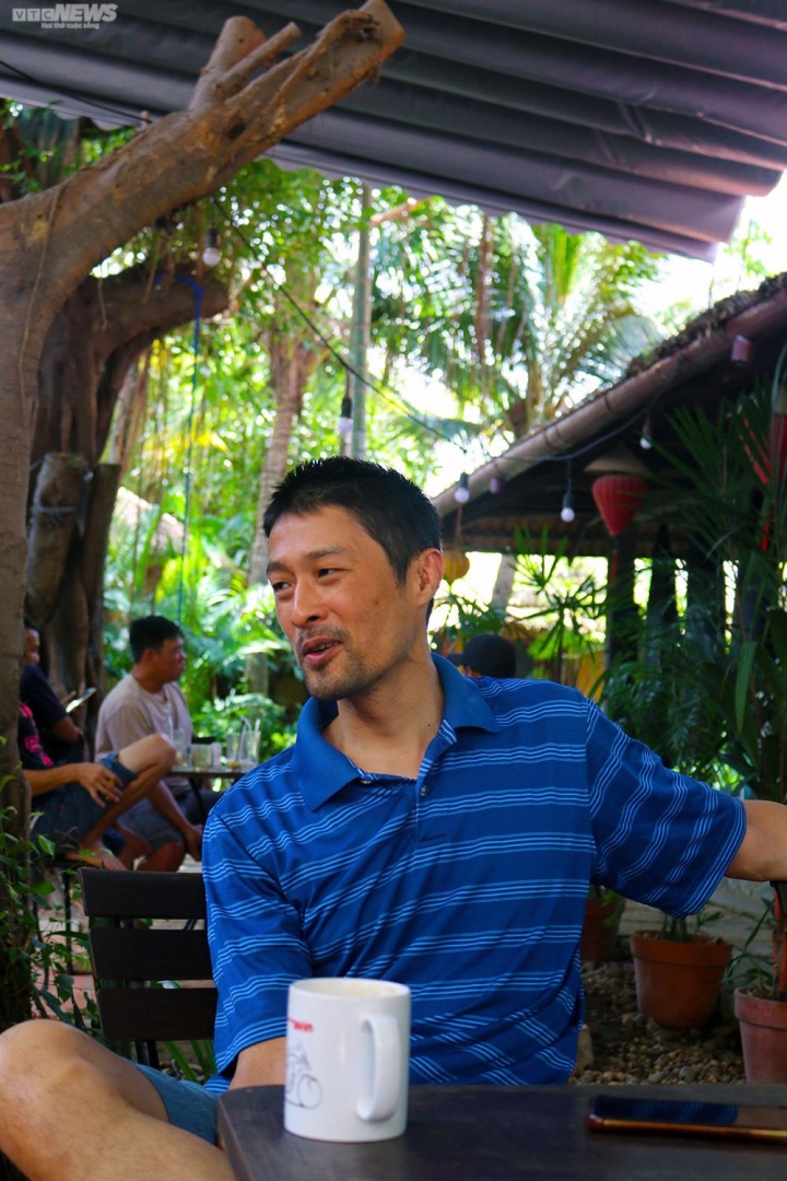 Johnny Trí Nguyễn: 'Ai cũng sợ bị già đi nhưng tôi thì không' - Ảnh 4.