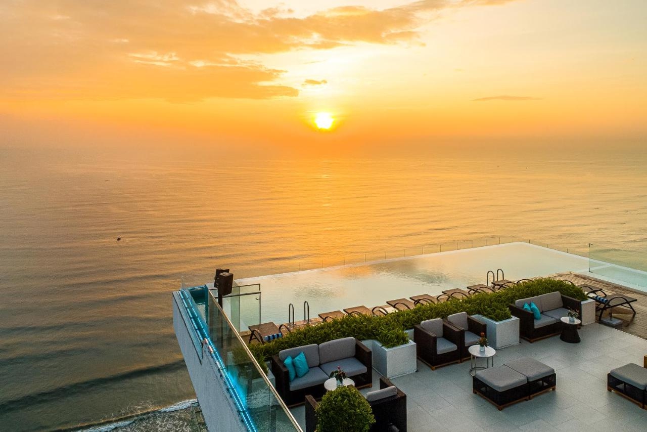 Khách sạn 5 sao nhưng 'giá chỉ 1 sao' được báo quốc tế ngợi khen: Vẻ đẹp lộng lẫy bên bờ biển - Ảnh 9.