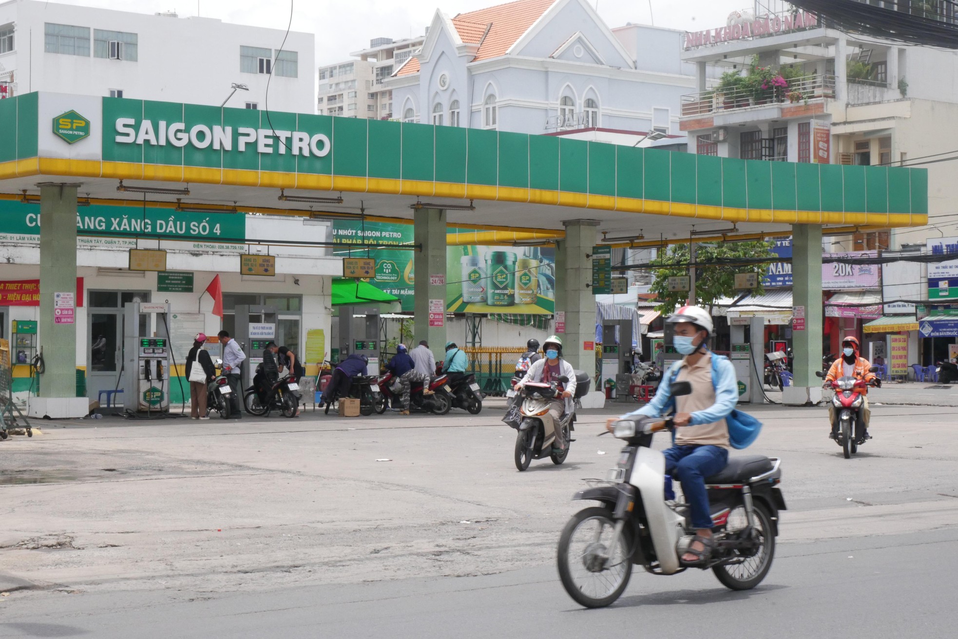 Nhiều cây xăng của Saigon Petro ở TPHCM vẫn hoạt động dù đã bị tước giấy phép - Ảnh 6.