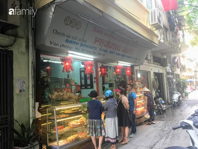 Những hàng bánh Trung thu đúng chất cổ truyền và mang đậm 'hương vị xưa' tại Hà Nội - Ảnh 13.