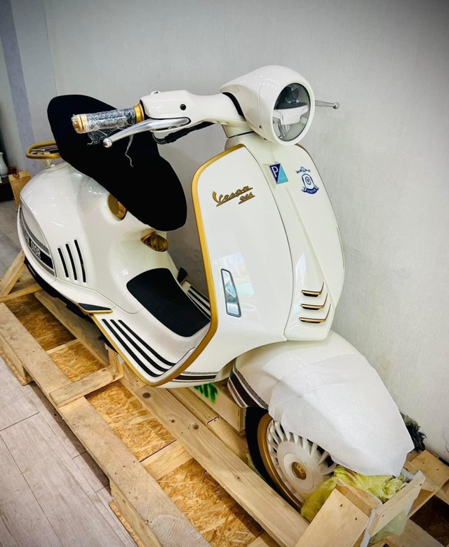 Chiếc xe máy Vespa biển ngũ quý 6 'hét' giá 3,5 tỷ đồng - Ảnh 1.