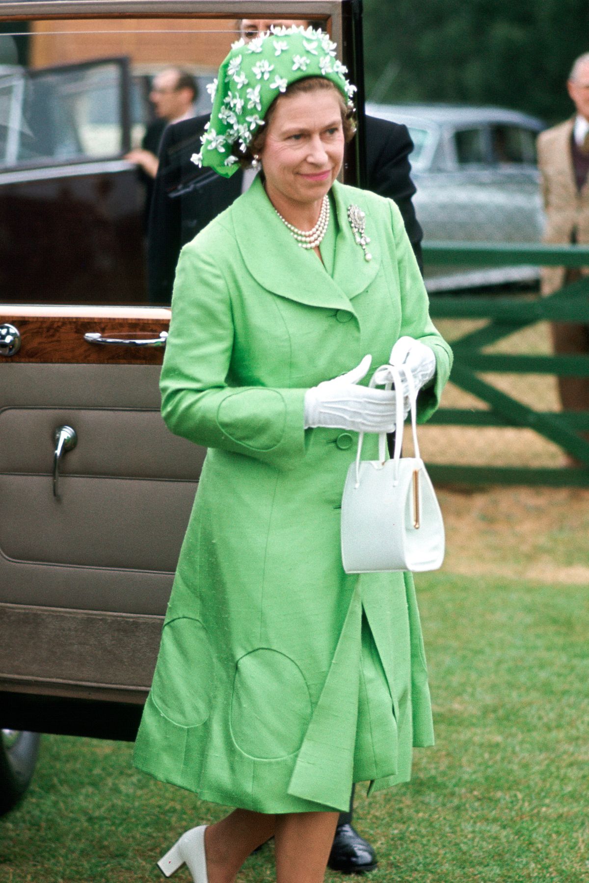 Bí mật đằng sau gu thời trang của Nữ hoàng Anh trong 70 năm trị vì: Dùng trang phục để thể hiện quyền lực - Ảnh 6.