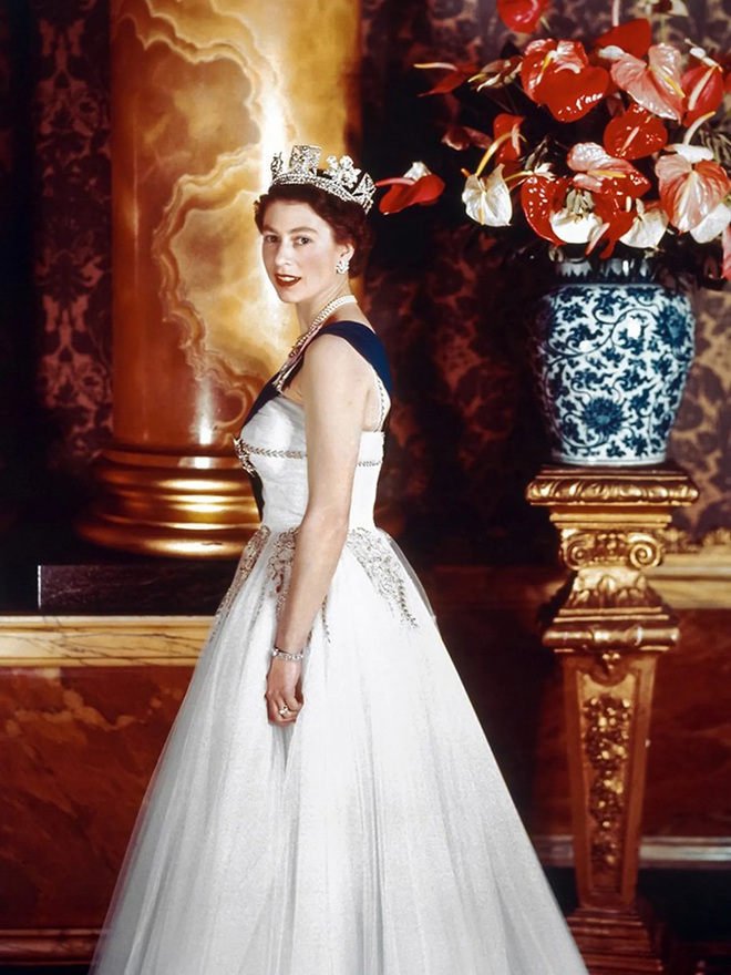 Cuộc đời lẫy lừng của Nữ hoàng Elizabeth II - vị quân vương trị vì 70 năm đã trở thành biểu tượng nước Anh - Ảnh 9.