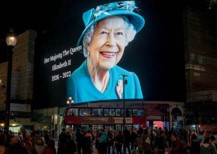 Ảnh: Thế giới tưởng niệm Nữ hoàng Elizabeth II - Ảnh 9.