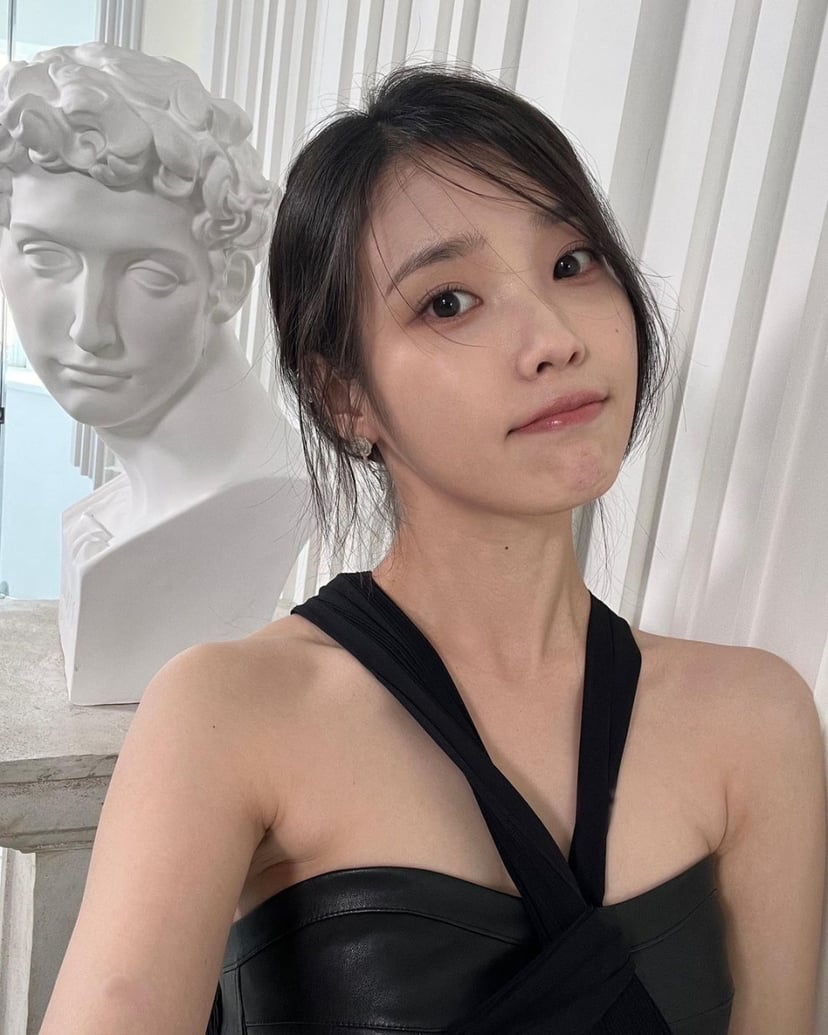 Chạm ngưỡng tuổi băm nhưng vẫn sở hữu cả sắc lẫn vóc hoàn hảo, bí quyết nào giúp IU giữ dáng tài tình đến vậy? - Ảnh 3. Chạm ngưỡng tuổi băm nhưng vẫn sở hữu cả sắc lẫn vóc hoàn hảo, bí quyết nào giúp IU giữ dáng tài tình đến vậy? - Ảnh 3.