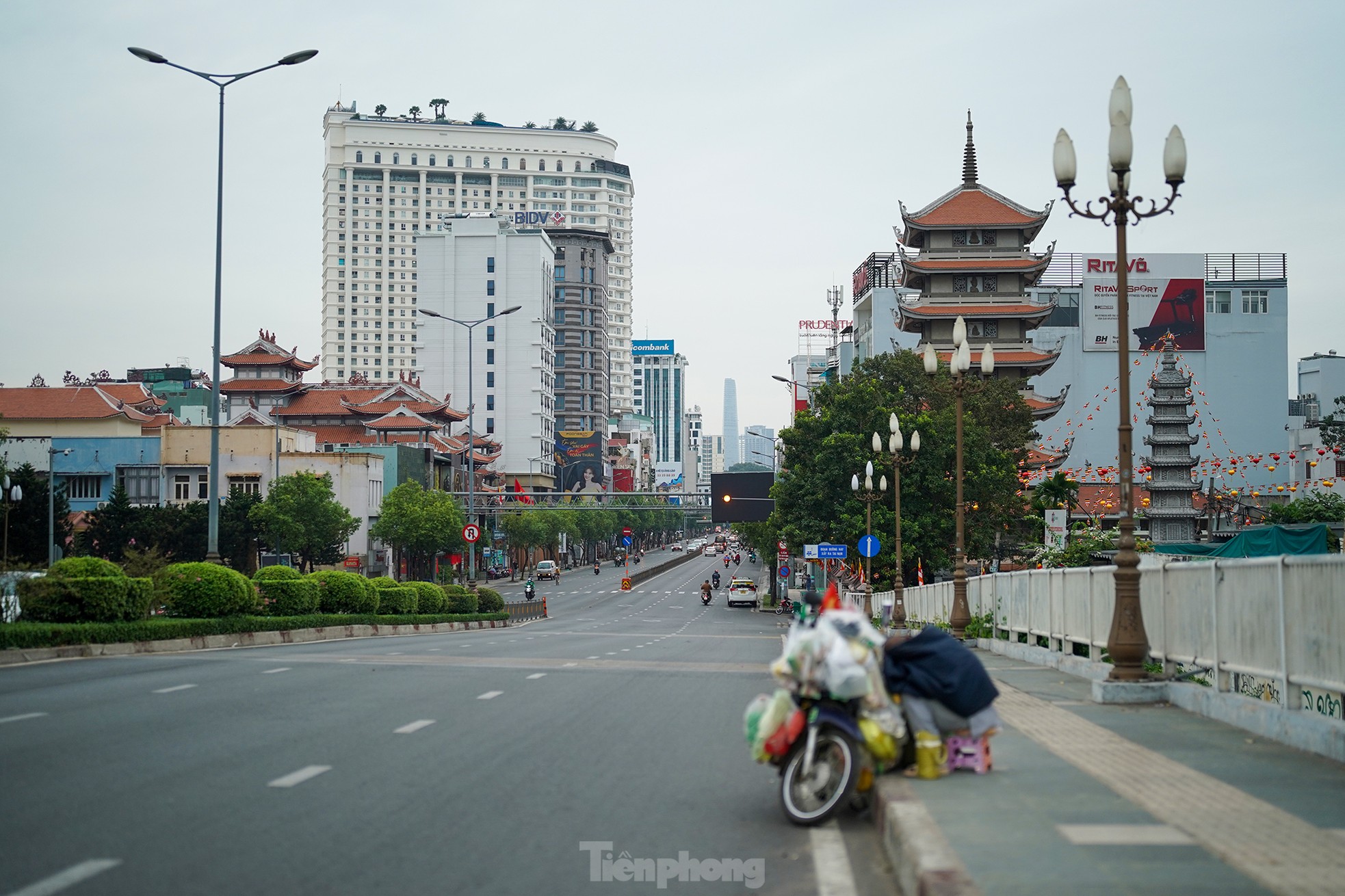 Có một TPHCM rất khác trong sáng đầu năm 2023 - Ảnh 7. Có một TPHCM rất khác trong sáng đầu năm 2023 - Ảnh 7.
