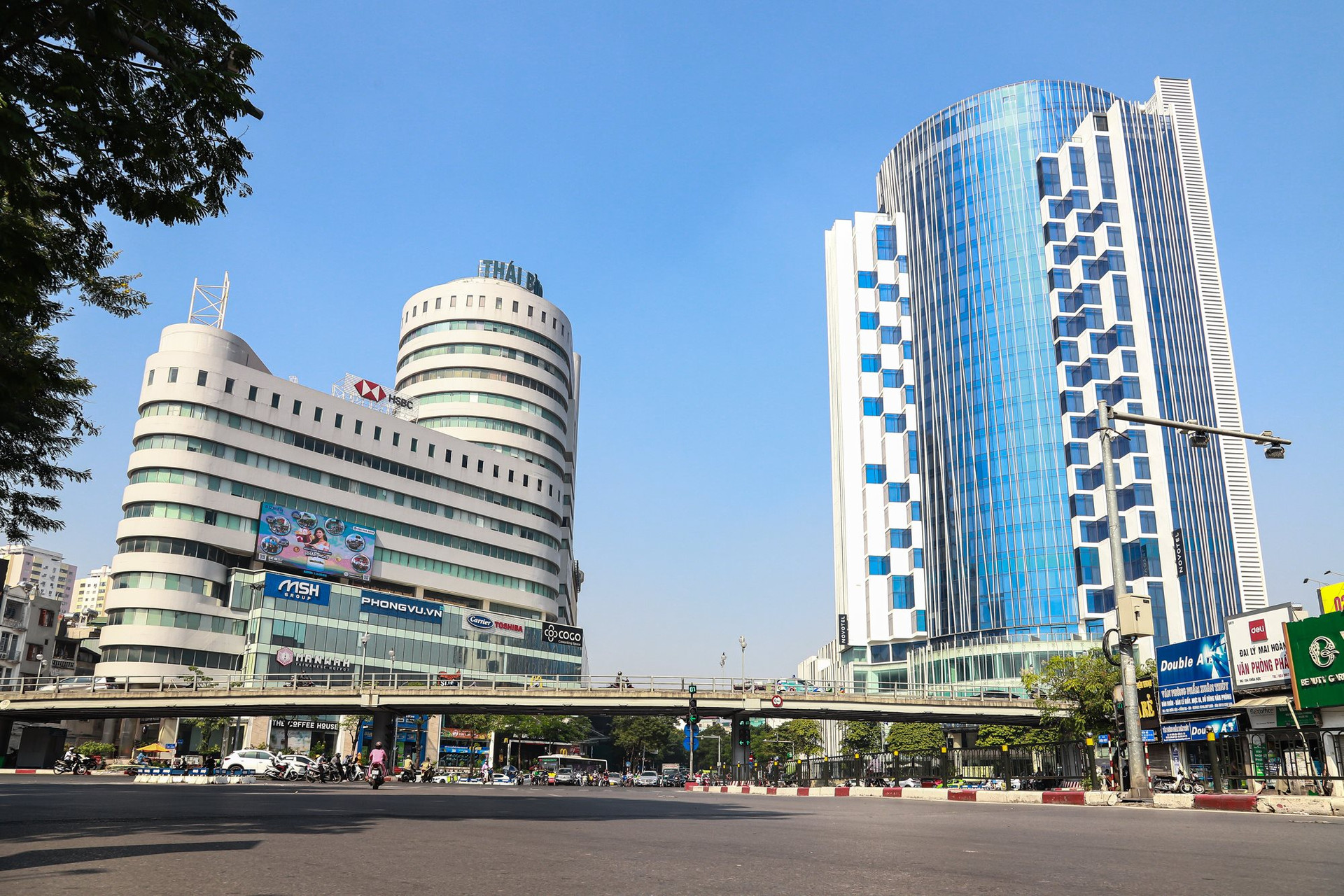 Diện mạo quận thu ngân sách lớn nhất, mật độ dân số cao nhất Hà Nội - Ảnh 1.