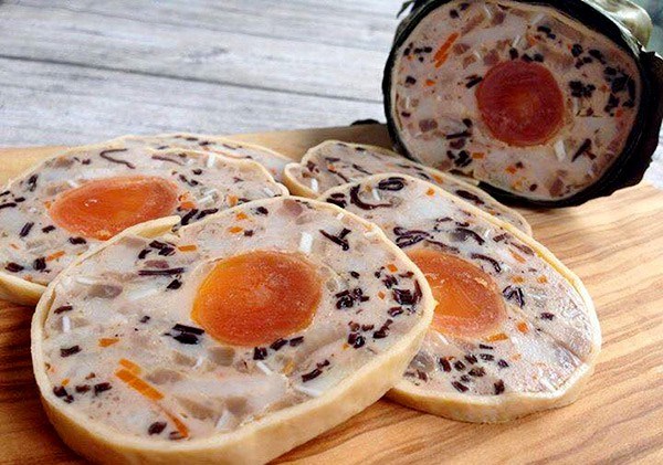 Dân tình lại rần rần “thi đua” làm chả giò ngũ sắc để cúng ông Công ông Táo, không khí Tết 2023 gần kề - Ảnh 6. Dân tình lại rần rần “thi đua” làm chả giò ngũ sắc để cúng ông Công ông Táo, không khí Tết 2023 gần kề - Ảnh 6.