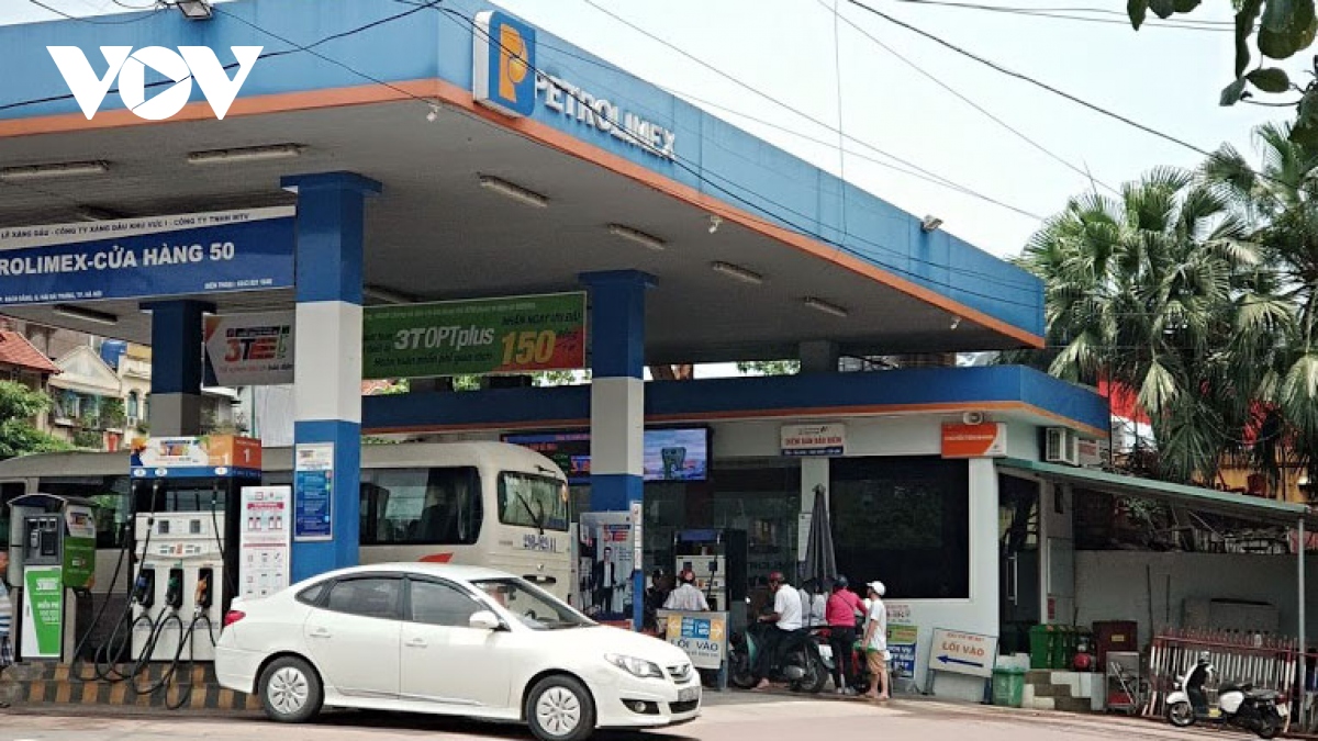 Giá xăng giữ nguyên, giá dầu giảm mạnh từ 15h chiều nay 11/1 - Ảnh 1.