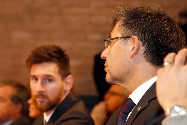 Messi bị sếp lớn Barca gọi là ‘thằng lùn thiếu hormone, chuột cống’ - Ảnh 1.
