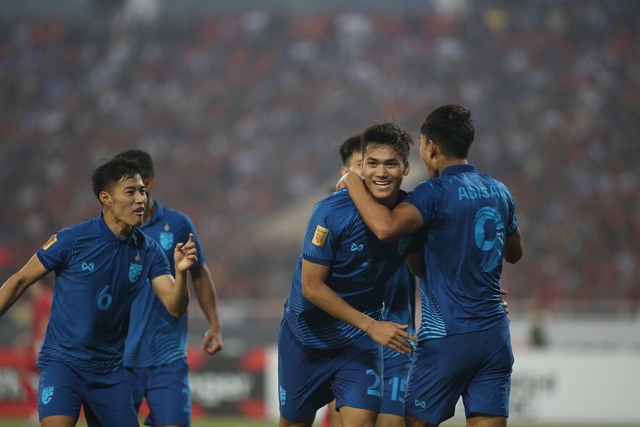 Chung kết AFF Cup 2022: Bị đối thủ đánh trúng điểm yếu, HLV Park Hang-seo vẫn còn quân bài tẩy vào phút chót - Ảnh 2.
