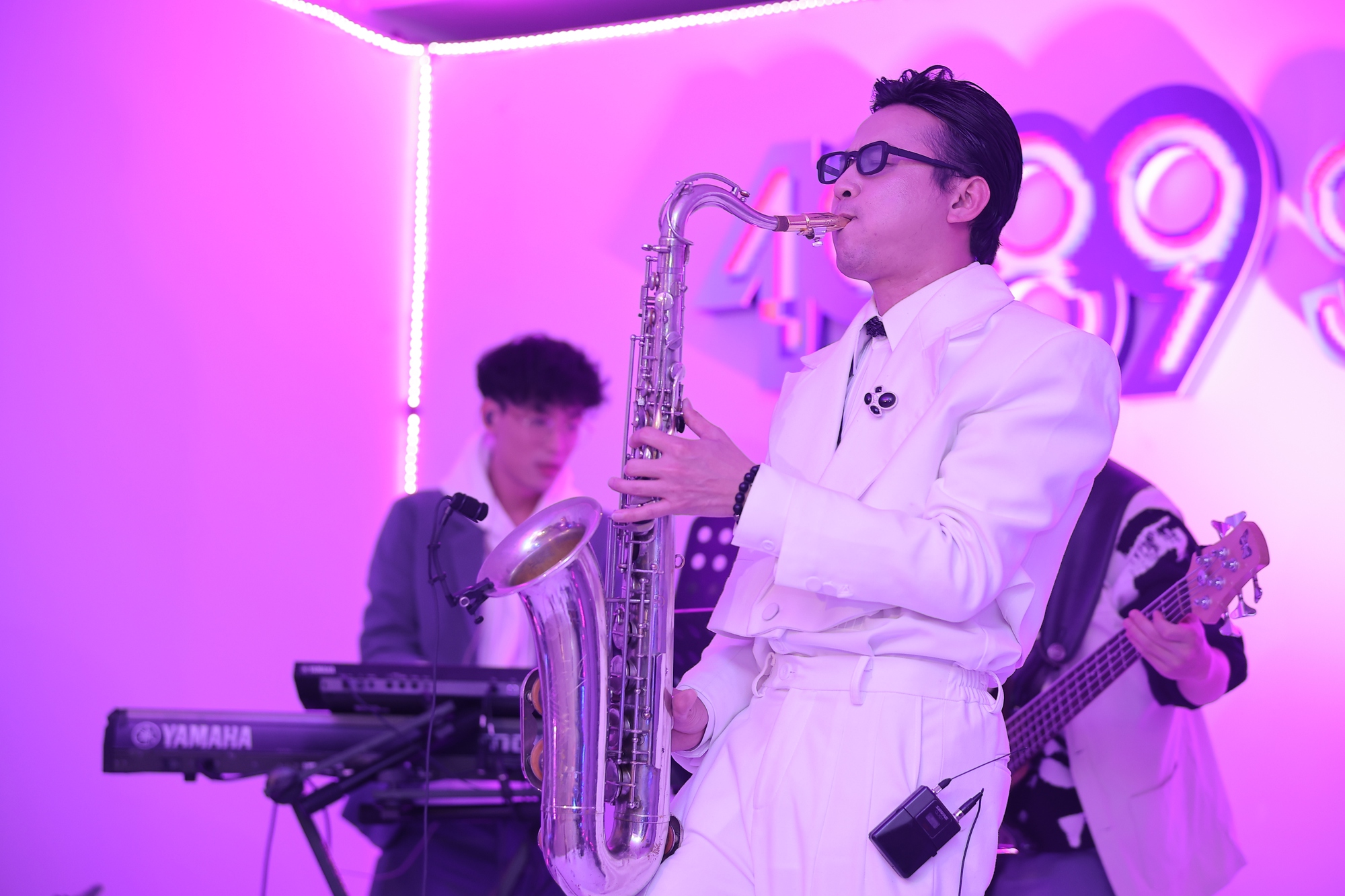 Nghệ sĩ Tùng S.A.X thổi luồng sinh khí mới cho hòa tấu saxophone trong album mới - Ảnh 2.