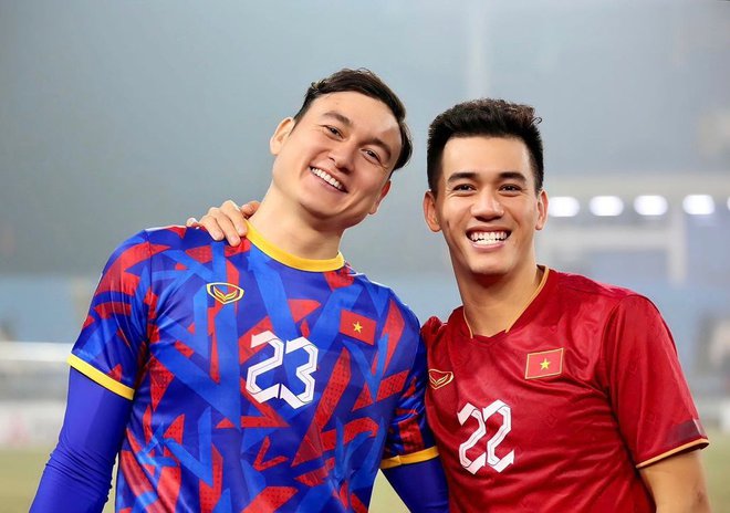 Tiến Linh bất ngờ hot rần rần trước thềm Chung kết AFF Cup lượt về, được kỳ vọng sẽ ghi bàn cho ĐT Việt Nam - Ảnh 10. Tiến Linh bất ngờ hot rần rần trước thềm Chung kết AFF Cup lượt về, được kỳ vọng sẽ ghi bàn cho ĐT Việt Nam - Ảnh 10.