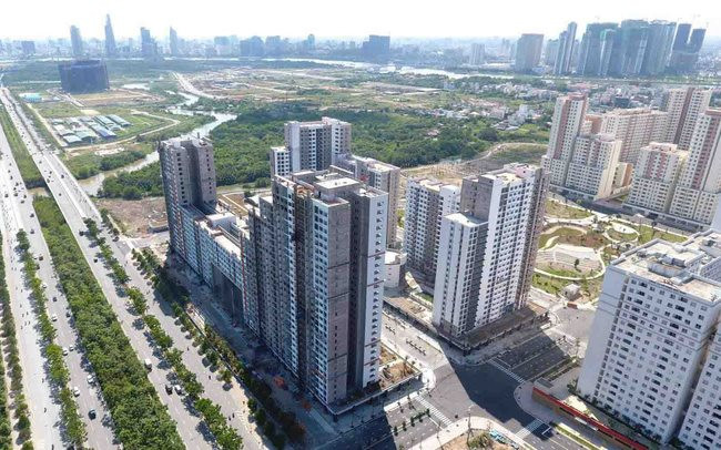 Savills: Lượng hàng tồn kho căn hộ ở TP.HCM lên đến 80% - Ảnh 1.