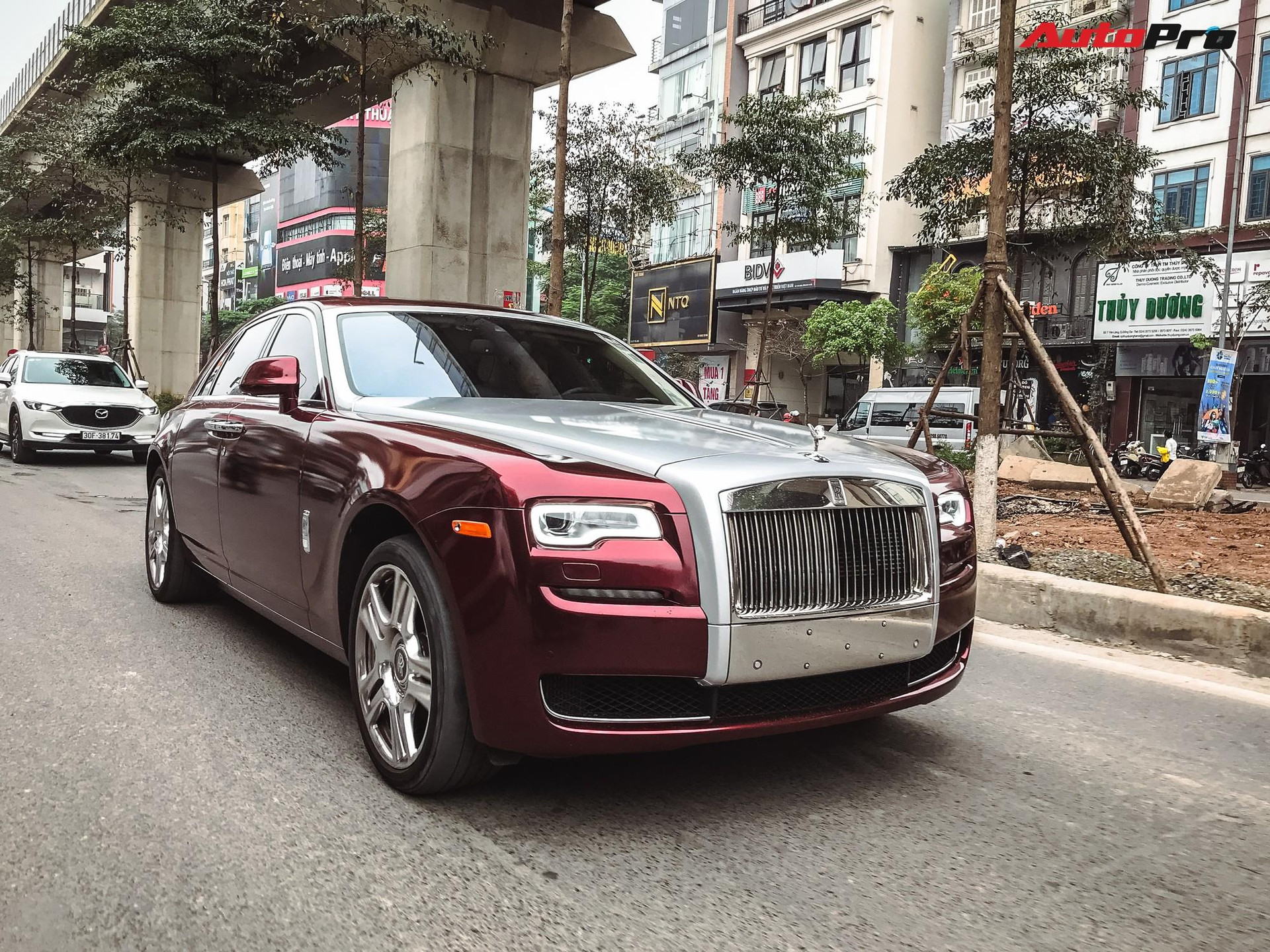 Hãng xe sang RollsRoyce đạt doanh số kỷ lục trong năm 2022  Doanh nghiệp   Vietnam VietnamPlus