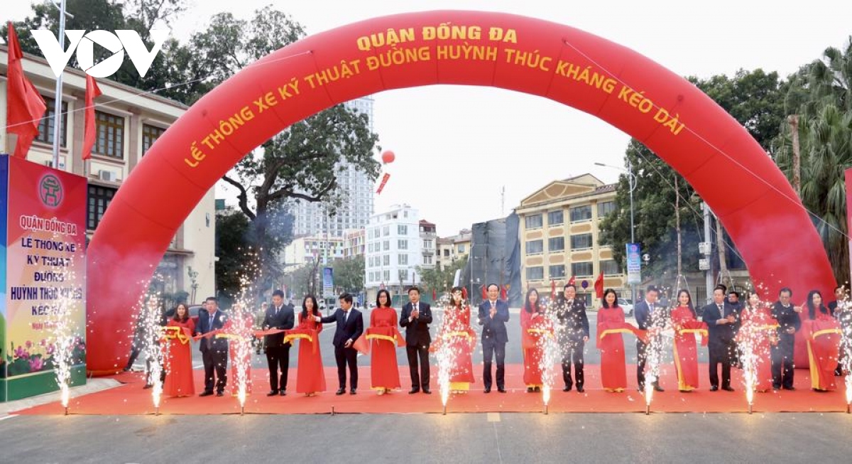 Hà Nội thông xe đường Huỳnh Thúc Kháng nối dài sau 4 năm thi công - Ảnh 2.