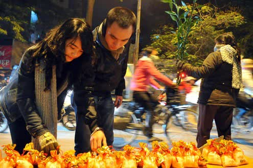 "Đầu năm mua muối, cuối năm mua vôi" - nét đẹp phong tục lễ Tết của người Việt - Ảnh 4.