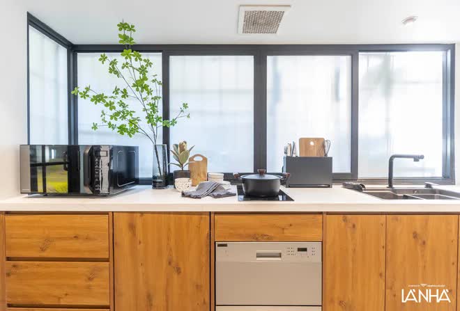 Chi 300 triệu lột xác căn hộ 46m2 ở khu tập thể: Không gian biến hoá xịn xò sẵn sàng rước vợ về dinh - Ảnh 24. Chi 300 triệu lột xác căn hộ 46m2 ở khu tập thể: Không gian biến hoá xịn xò sẵn sàng rước vợ về dinh - Ảnh 24.
