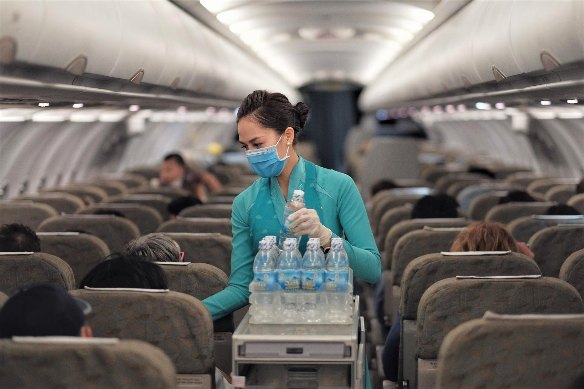 Vietnam Airlines báo lỗ quý thứ 12 liên tiếp, lỗ lũy kế 34.200 tỷ đồng, âm vốn 10.200 tỷ đồng - Ảnh 1. Vietnam Airlines báo lỗ quý thứ 12 liên tiếp, lỗ lũy kế 34.200 tỷ đồng, âm vốn 10.200 tỷ đồng - Ảnh 1.