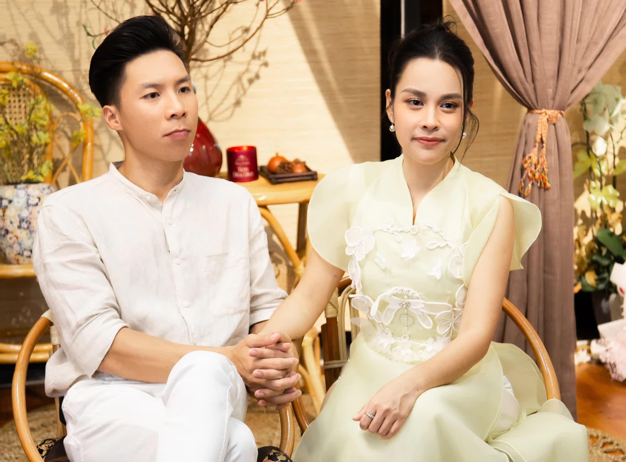Tâm sự đầu năm cùng Quốc Nghiệp - Ngọc Mai: 'Những biến cố vừa qua đều là chuyện nhỏ với gia đình tôi' - Ảnh 2. Tâm sự đầu năm cùng Quốc Nghiệp - Ngọc Mai: 'Những biến cố vừa qua đều là chuyện nhỏ với gia đình tôi' - Ảnh 2.