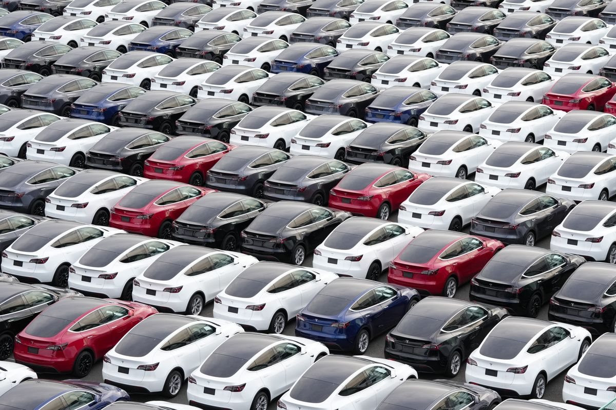Chỉ bằng một thay đổi nhỏ, Tesla định giá lại toàn bộ thị trường xe điện: Giảm giá 1 mẫu xe tới vài nghìn USD chỉ sau 1 đêm, người tiêu dùng… sốc - Ảnh 1.