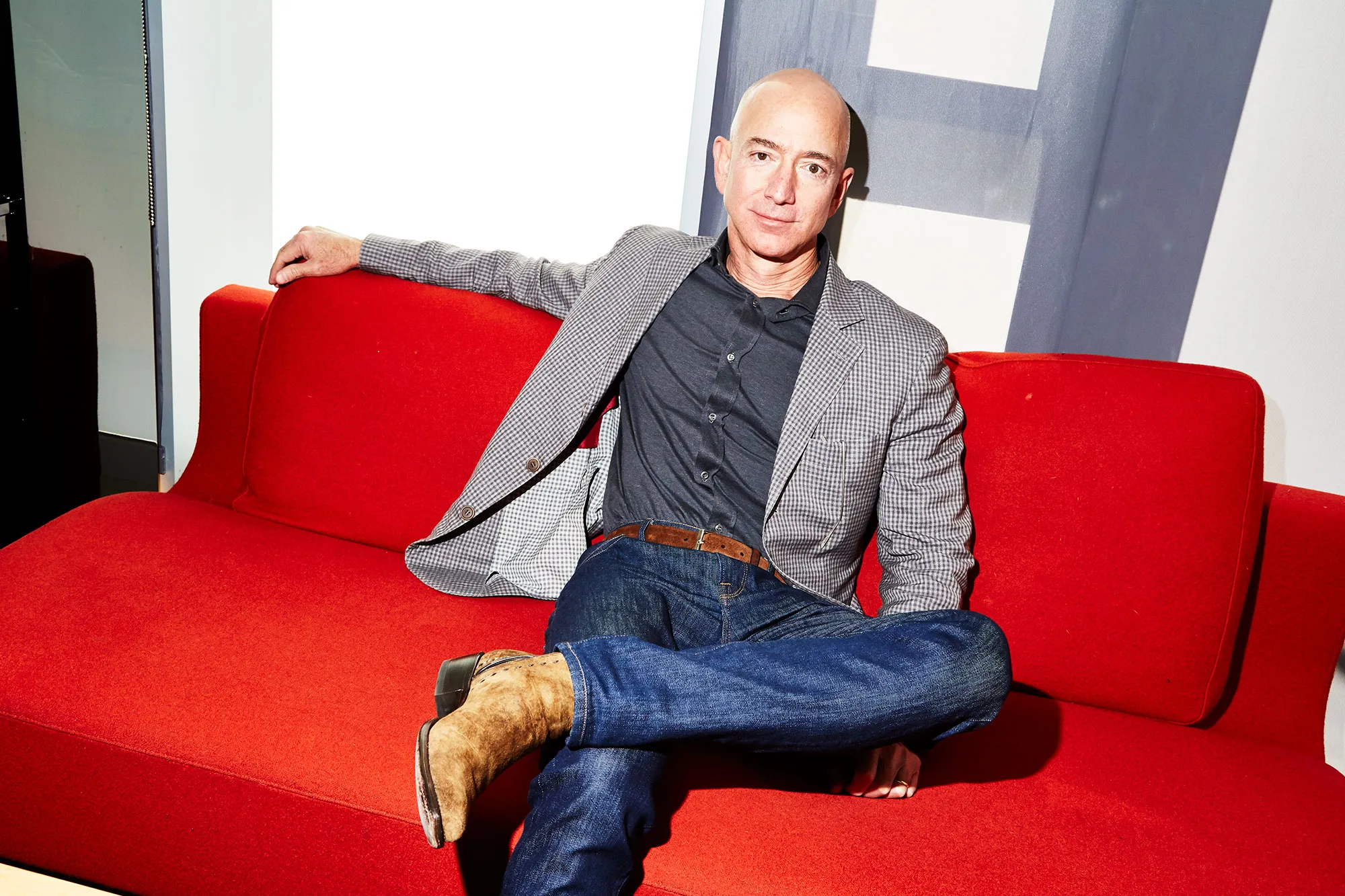 Jeff Bezos, &quot;ông trùm Amazon&quot; tuổi Mão và 5 bài học phải thuộc nằm lòng nếu muốn thành công - Ảnh 2.