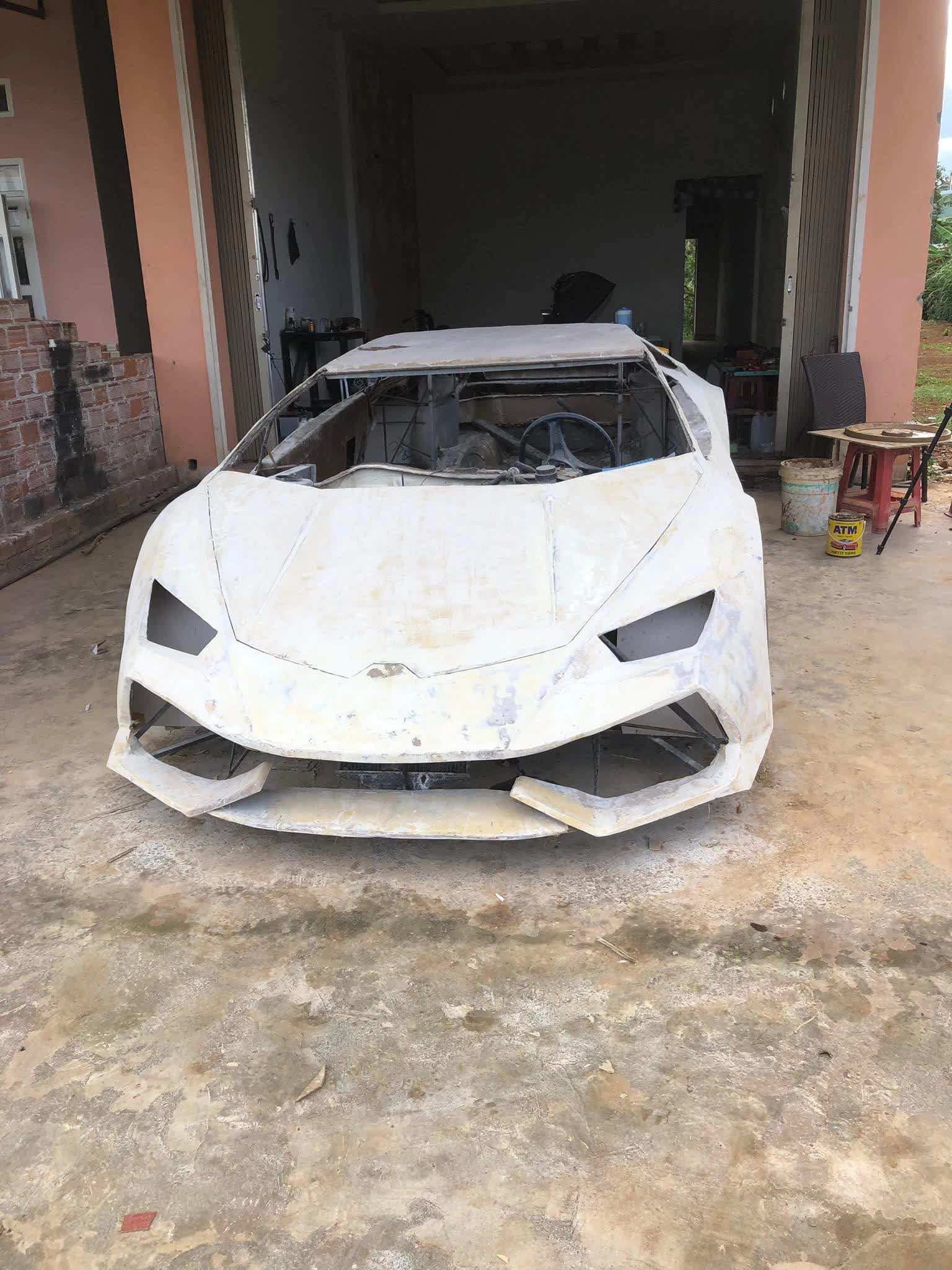 Đôi bạn Tây Nguyên tự chế Lamborghini Huracan khiến cộng đồng quốc tế trầm trồ: Năm tới sẽ chuyển mình để độc lạ nhất Việt Nam - Ảnh 5.