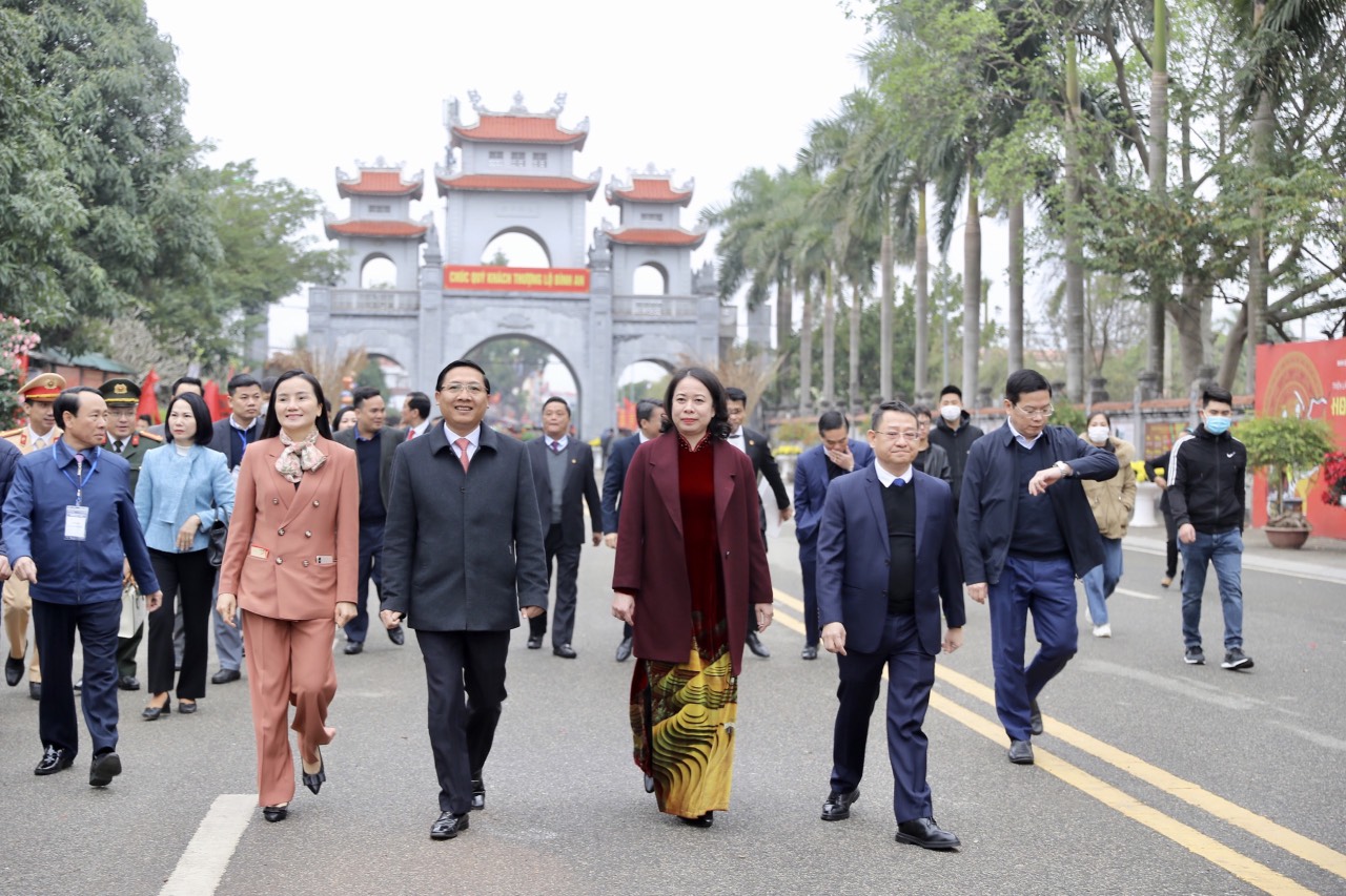 Quyền Chủ tịch nước: Xây dựng huyện Mê Linh sớm trở thành thành phố trực thuộc thủ đô - Ảnh 2.