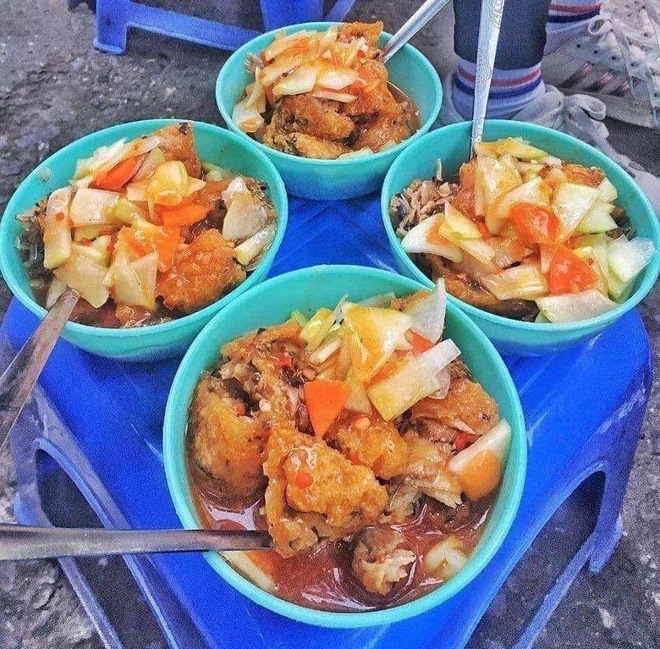 Những quán ăn không thể vội ở Hà Nội, đông nghịt người xếp hàng vì toàn món ngon trứ danh - Ảnh 13. Những quán ăn không thể vội ở Hà Nội, đông nghịt người xếp hàng vì toàn món ngon trứ danh - Ảnh 13.