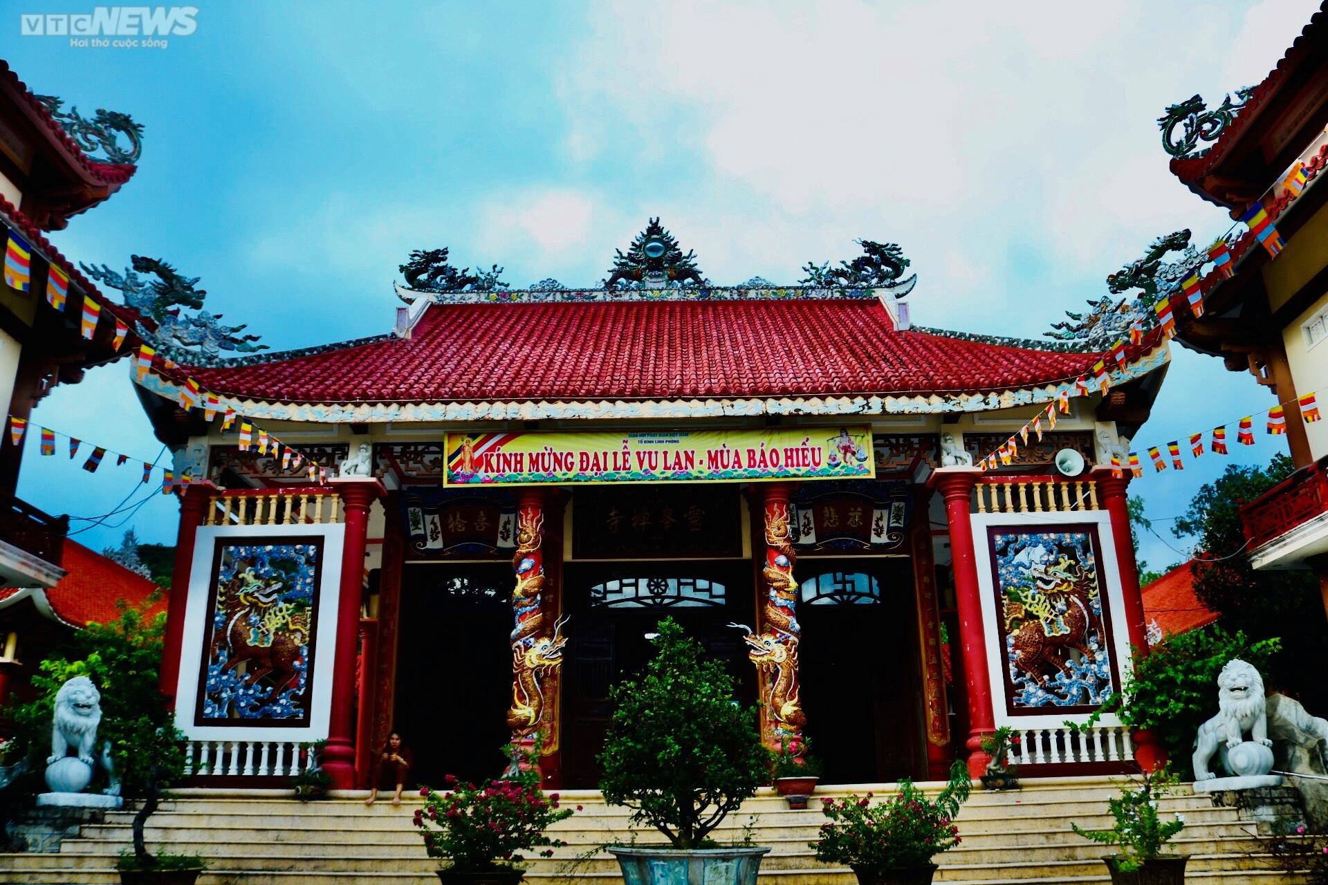 Tượng Phật ngồi từng cao nhất Đông Nam Á thu hút ngàn người đến chiêm bái - Ảnh 10.