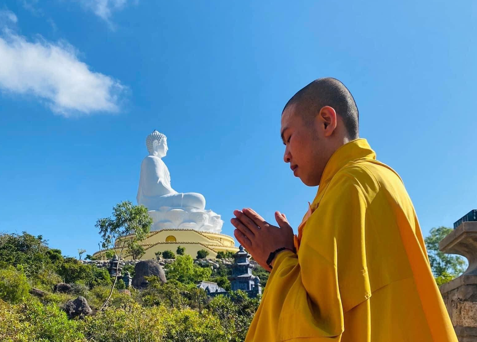 Tượng Phật ngồi từng cao nhất Đông Nam Á thu hút ngàn người đến chiêm bái - Ảnh 6.