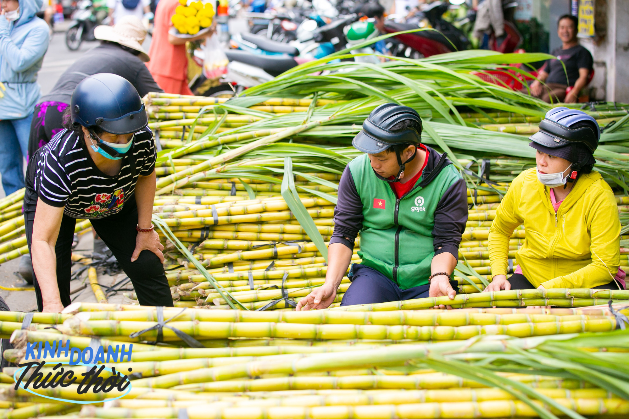 Kiếm hàng chục triệu chưa đầy 24 giờ nhờ phong tục mua mía vàng cúng vía Trời ở Sài Gòn - Ảnh 6.