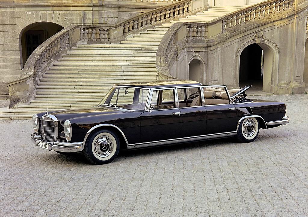 Vị vua giàu bậc nhất thế giới hiện đại sở hữu nhiều xe ô tô tới mức mở cả 1 bảo tàng trưng bày: Từ xe siêu sang tới siêu hiếm, người thường khó tưởng tượng nổi - Ảnh 3.