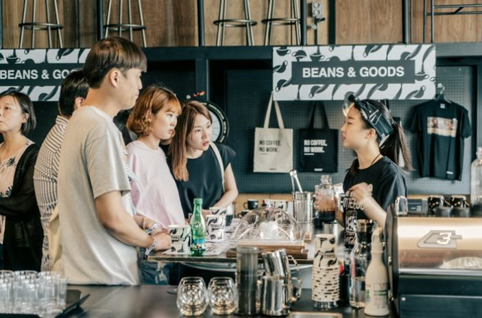 Sự khốc liệt khi kinh doanh quán cà phê: Các cửa hàng tại Hàn Quốc đua nhau dìm giá đến mức đóng cửa, cứ 1 quán mới mở thì 2 quán cũ sập tiệm - Ảnh 4.
