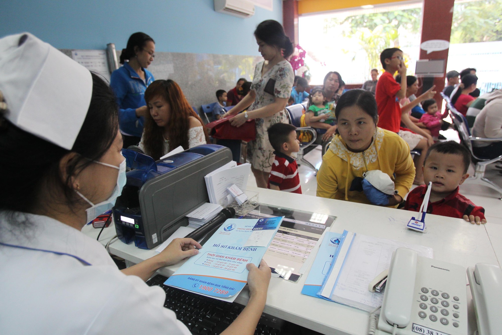 NÓNG: Bổ sung quy định về cấp giấy chứng nhận nghỉ việc hưởng BHXH - Ảnh 1. NÓNG: Bổ sung quy định về cấp giấy chứng nhận nghỉ việc hưởng BHXH - Ảnh 1.