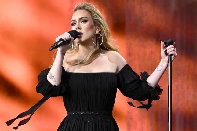 Sức khỏe Adele sa sút nghiêm trọng sau khi giảm 45 kg - Ảnh 3.