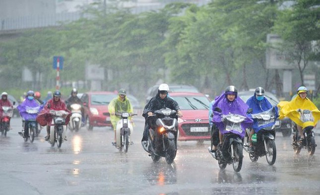 Miền Trung mưa dữ dội, cảnh báo nguy cơ lũ lụt, ngập úng - Ảnh 1.