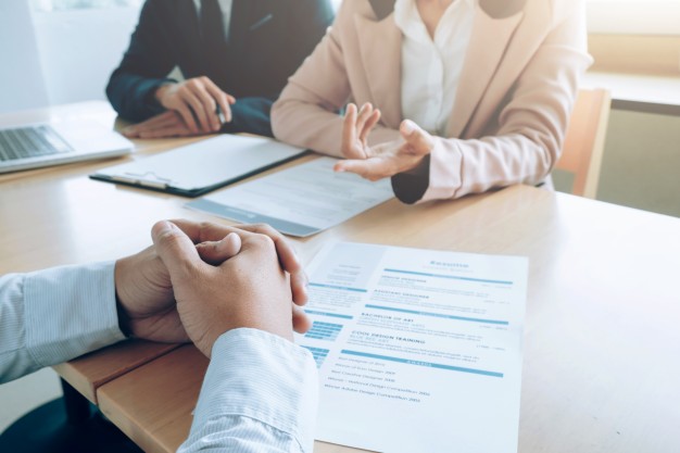 Người phỏng vấn: "Khóa quần của tôi bị mở, cậu sẽ nhắc tôi thế nào?" Trả lời như nào để lập tức được tuyển dụng - Ảnh 1. Người phỏng vấn: "Khóa quần của tôi bị mở, cậu sẽ nhắc tôi thế nào?" Trả lời như nào để lập tức được tuyển dụng - Ảnh 1.
