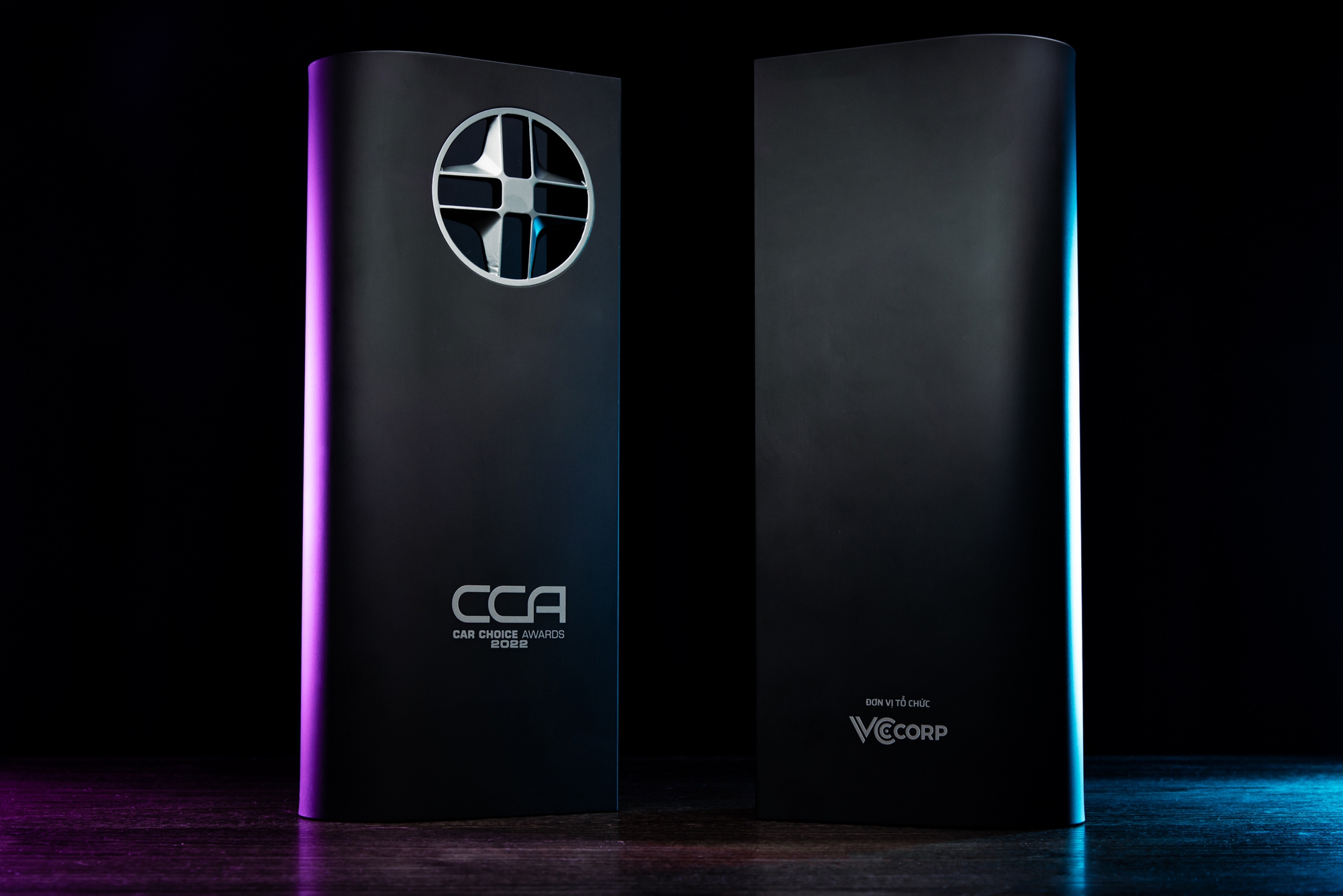 Hé lộ cúp vinh danh Car Choice Awards 2022 trước giờ G: Thiết kế đậm chất nghệ thuật, mô phỏng logo tinh tế - Ảnh 2. Hé lộ cúp vinh danh Car Choice Awards 2022 trước giờ G: Thiết kế đậm chất nghệ thuật, mô phỏng logo tinh tế - Ảnh 2.