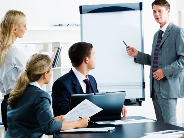 Sếp hỏi đang làm gì, đa số ngại trả lời, người EQ cao ứng xử khéo để vừa lợi mình vừa không mất lòng sếp - Ảnh 2.