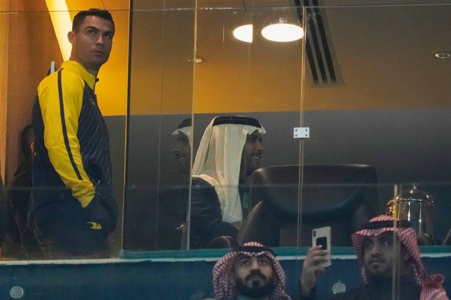 Ronaldo đột ngột bỏ dự khán Al Nassr thi đấu - Ảnh 1.