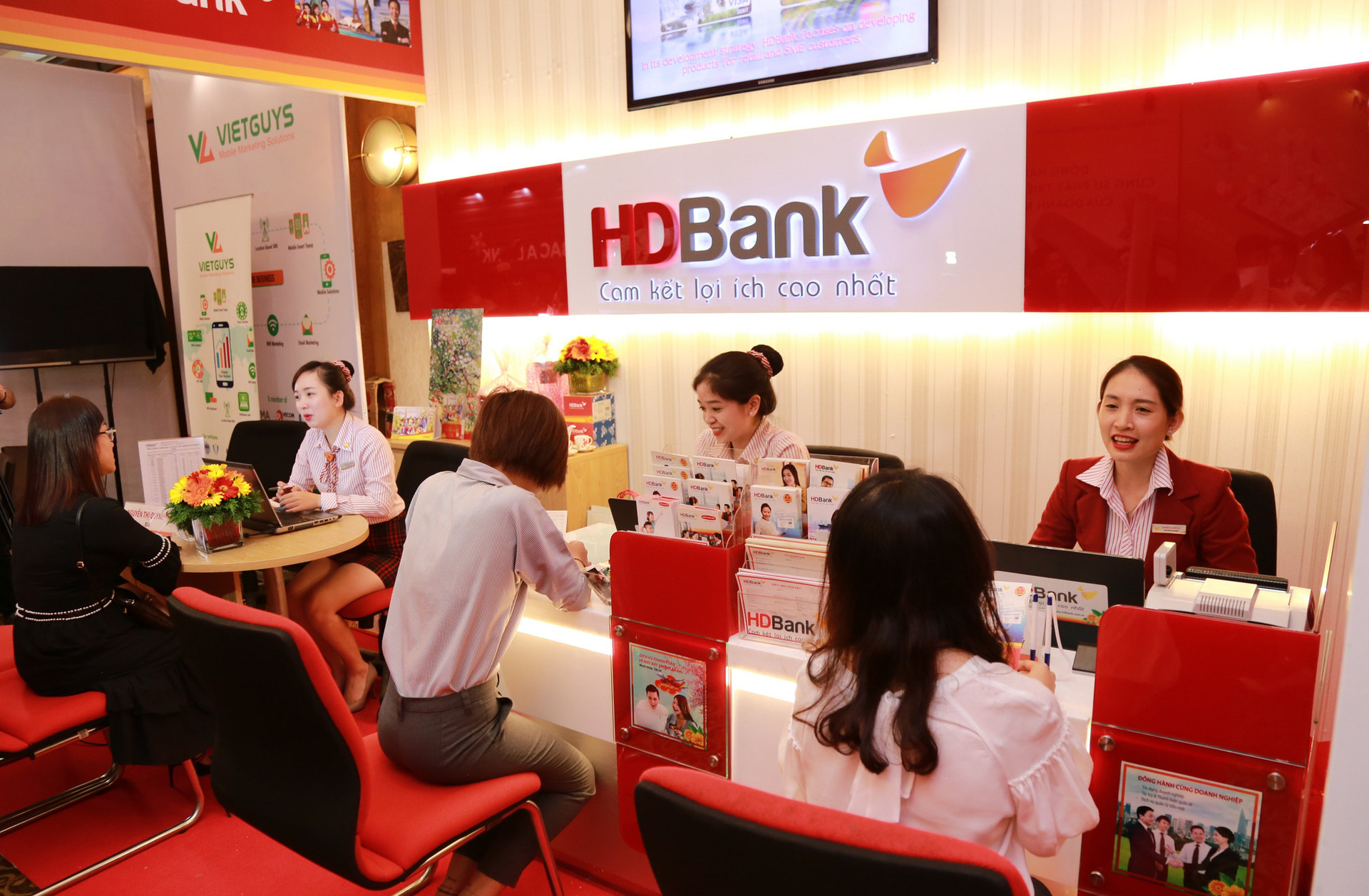 Điều gì làm nên kết quả kinh doanh tốt nhất từ trước đến nay của HDBank? - Ảnh 1.