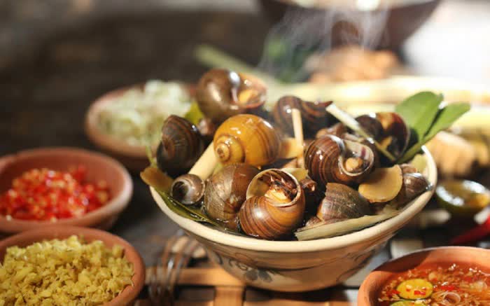 "Ốc tháng Mười, người Hà Nội" và câu chuyện con ốc - vưu vật quà vặt mùa thu - Ảnh 2.